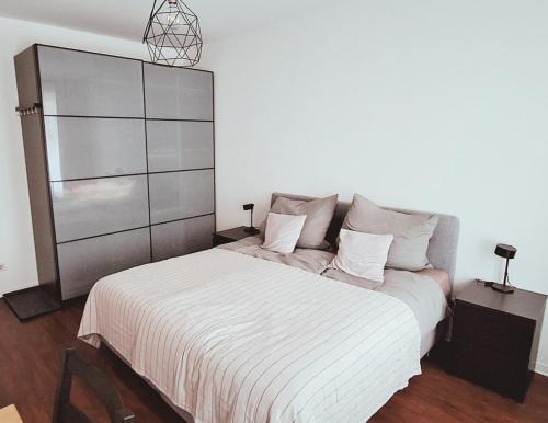 Altlindenau House | modernes Einraumzimmer mit eigenem Bad, Balkonnutzung, zentrumsnah - In 10 Minuten mit dem Rad oder dem ÖPNV zur Arena und in Leipzigs Innenstadt