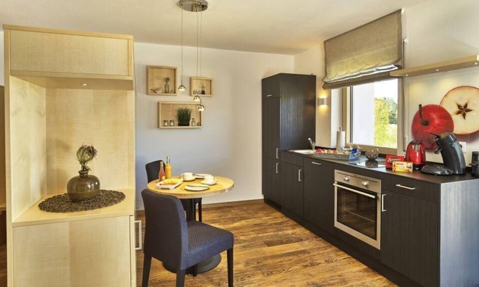 Kollnburg Apartment | Modernes Studio (50 m2) mit Kneipp-Dusche und Infrarotkabine