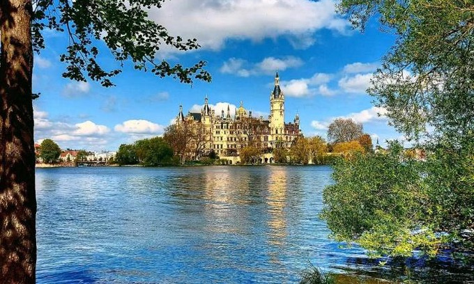 Schwerin Apartment | Modernes Wohnen am See