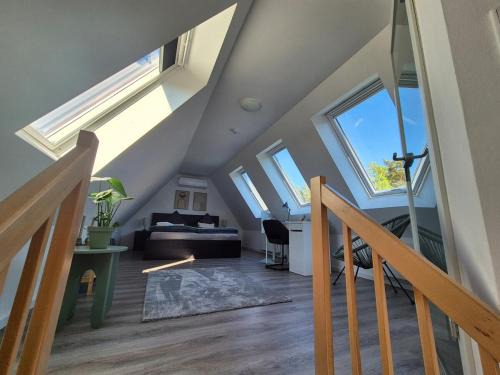 Sudstadt Apartment | Modernes Zimmer in ruhiger Lage