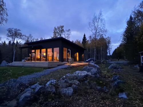 Korsholm Villa | Modernia majoitusta luonnon keskellä