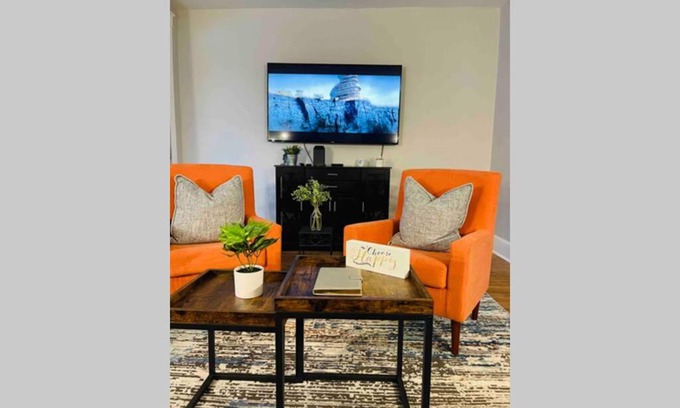 Lancaster Villa | Modernized City Home w/ Parking Downtown Lancaster
