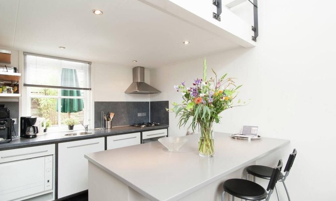 Bergen Apartment | Modernized former artist's studio. Only a 4 minute walk to the center