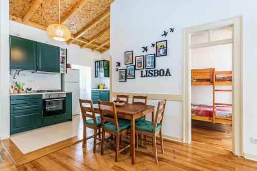 Santa Engracia Apartment | Moderno Apartamento em Bairro típico Lisboeta