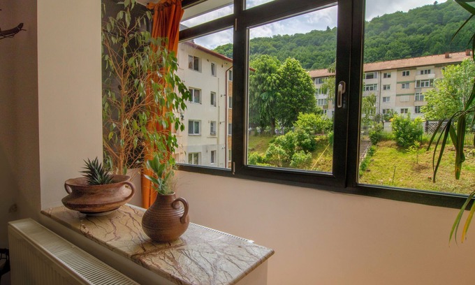 Sinaia Apartment | Modest and Authentic Roumanian Middle Class Apartment