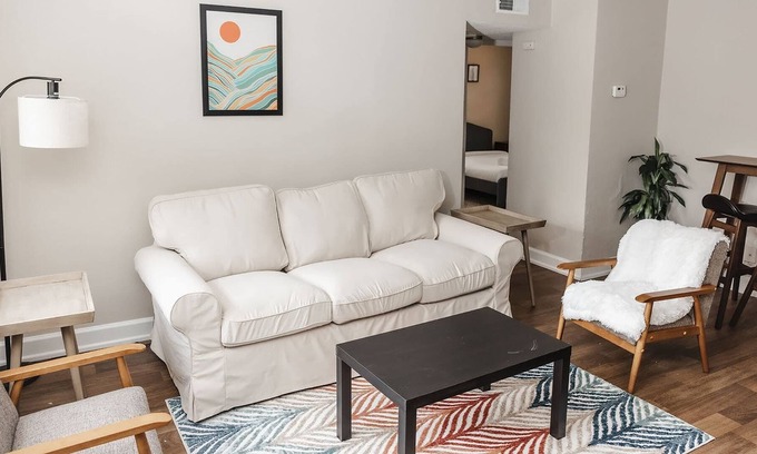 St. Louis Apartment | Modest Oasis w/Ample Free Street Parking