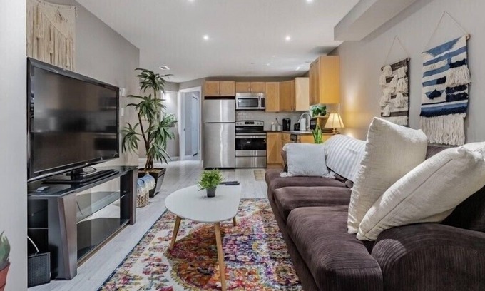 Corman Park No. 344 House | Modest & Peaceful Private HomeAway from Home~ 55 “ TV Free Wifi