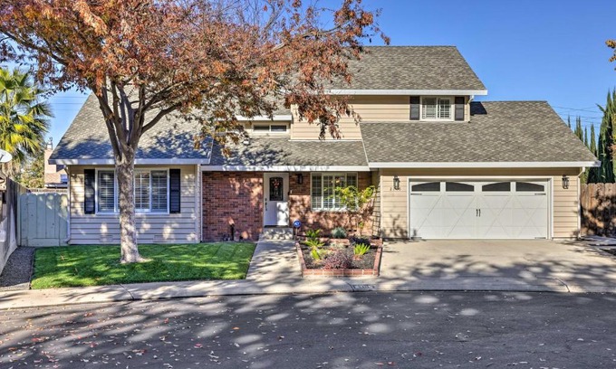 Modesto House | Modesto Home with Deck - 2 Mi to Vintage Faire Mall