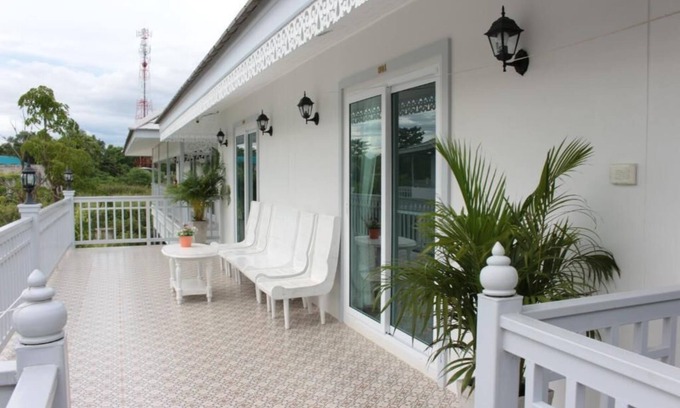 Mae Sot Hotel | Moeimanee Resort
