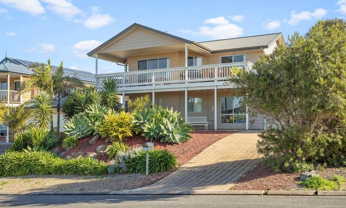 Encounter Bay House | Moet Escape in Style