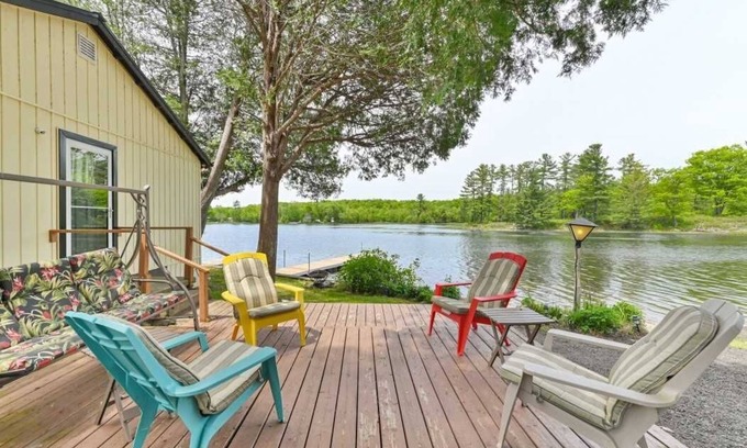 Centre Hastings Cottage | Moira Lakeside Cottage