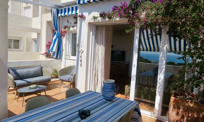 La Parata Apartment | Mojacar: Lovely beachfront apartment, spectacular views, wifi, swimming pools