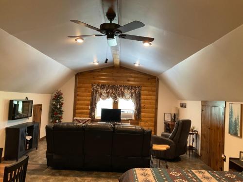 Large Apartment | MOJO'S LOFT