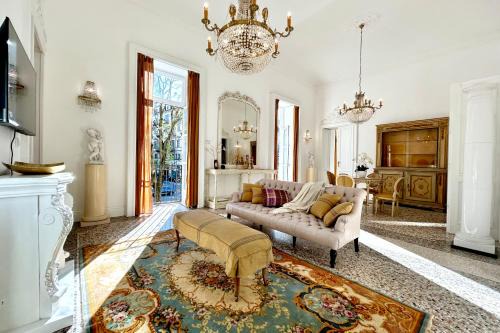 Vanchiglia Apartment | Mole Antonelliana Luxury Boutique Home GrandMaison