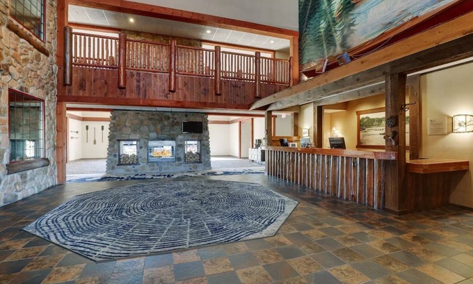 Moline Hotel | Moline Riverbank Charm! Complimentary Services & Saloon | 3 Units
