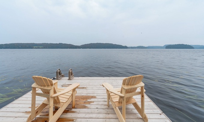 Utterson Cottage | Molly's Vineyard - 4 Season Muskoka Cottage on Three Mile Lake