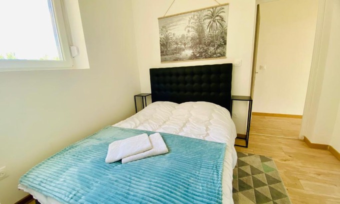 Florange Apartment | Mon indépendant Wifi Parking Terrasse Un-Séjour-à-Part