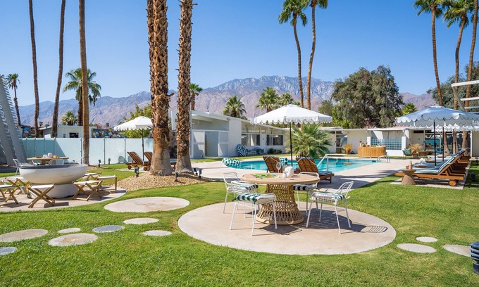 Desert Park Estates Hotel | Monkey Tree Hotel 6 by AvantStay | Stylish Hotel in Palm Springs w/Pool!