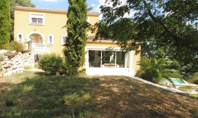 Saint-Christol-Les-Ales Bed & Breakfast | Montèze Paradis