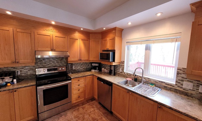 Cantley Cottage | Mont Cascade Lakefront Villa - 30 minutes from Ottawa ; ski hill ; Boating ;