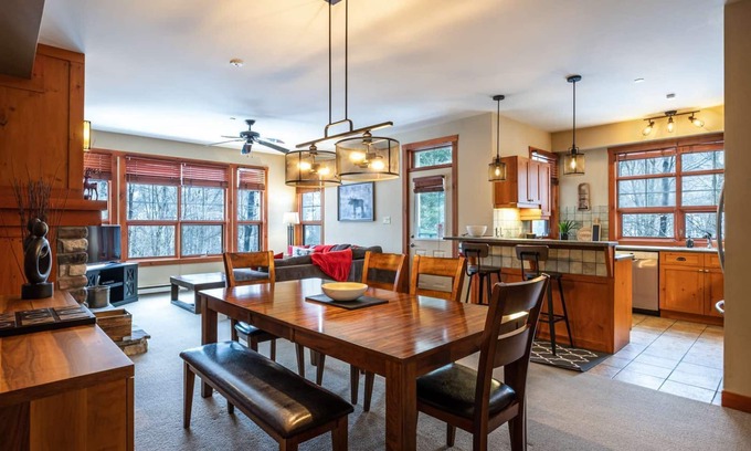 Tremblant-Les-Eaux Condo | Mont-Tremblant - Tremblant-Les-Eaux 201-02