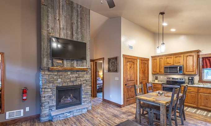 West Yellowstone Cabin | Montana Cabin -Sleeps 4, Just 5 Blocks from Yellowstone A/C and WiFi