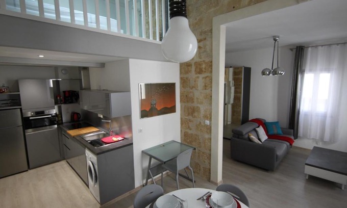 Ecusson Apartment | Montcalm climatisé en plein Écusson