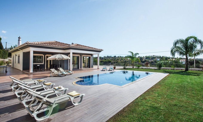 Albufeira Villa | Monte dos Avós - Spacious villa located in a quiet place with private pool