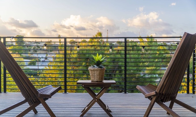 Monterey Park Apartment | Monterey Park Retreat: Spectacular Views & Comfort