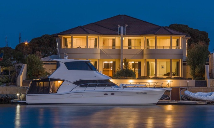 Port Lincoln House | Monterey Waters 27B