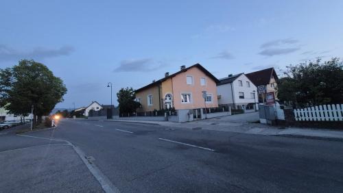 Mank House | Monteur-Gästezimmer