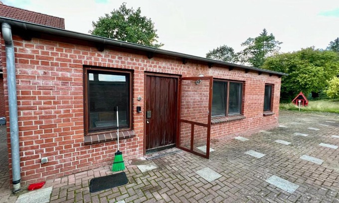 Itzehoe Apartment | Monteurhaus in Itzehoe ruhige Lage, Küche & Parkplatz inklusive