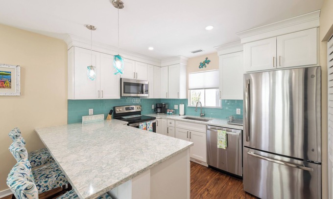 Old Town Condo | MONTHLY RENTAL on Iconic Duval Street!