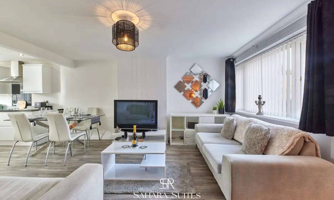 Newcastle-upon-Tyne House | Monthly Stay | Stylish 3BR | City Centre | Parking