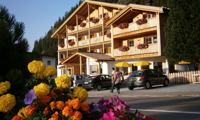 Corvara in Badia House | Monti Pallidi B&B Apartments
