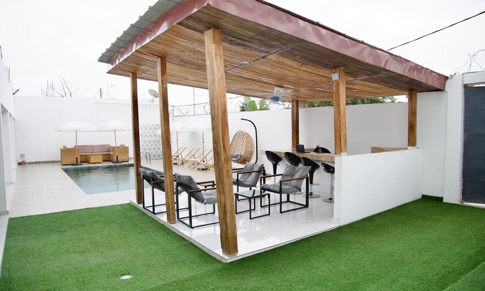 Yamoussoukro Apartment | MONTPARNASSE STUDIO 5 MIN FROM HISTORIC MONUMENTS AND TOURIST SITES.
