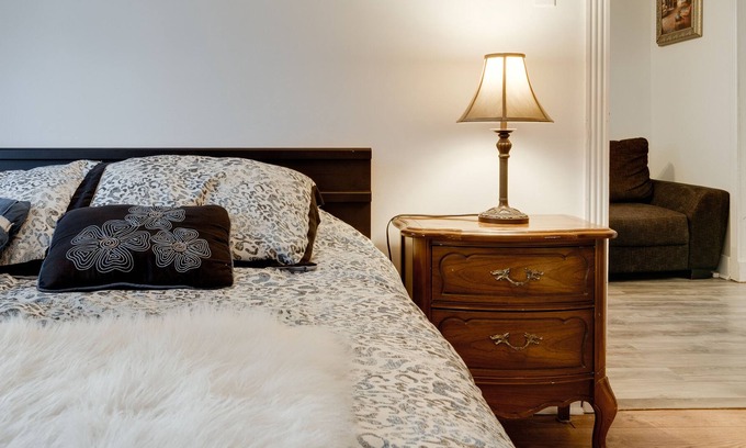Lachine Apartment | Montreal Monthly Stay WIFI Parking Park Airport baby Friendly