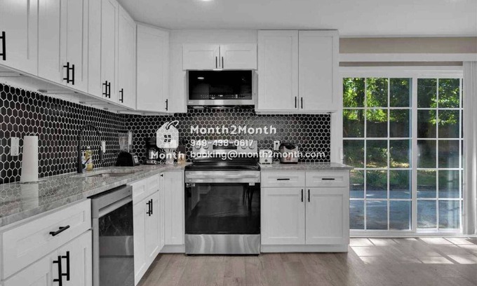 Newark House | Montrose Meadow Retreat E#40278