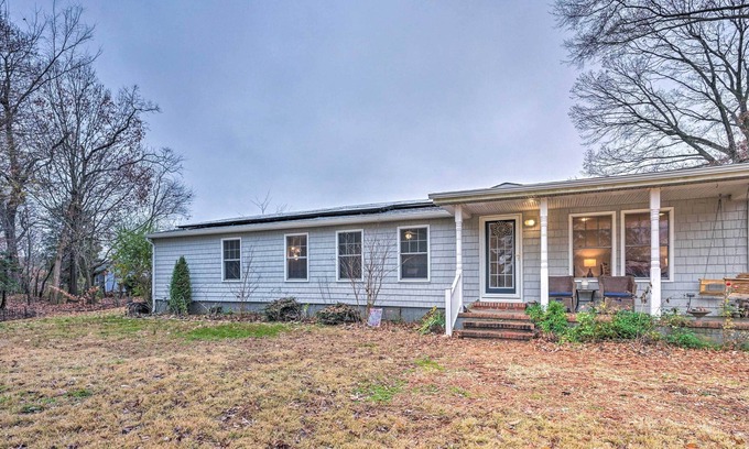 Mount Holly House | Montross Retreat w/ Private Boat Dock!