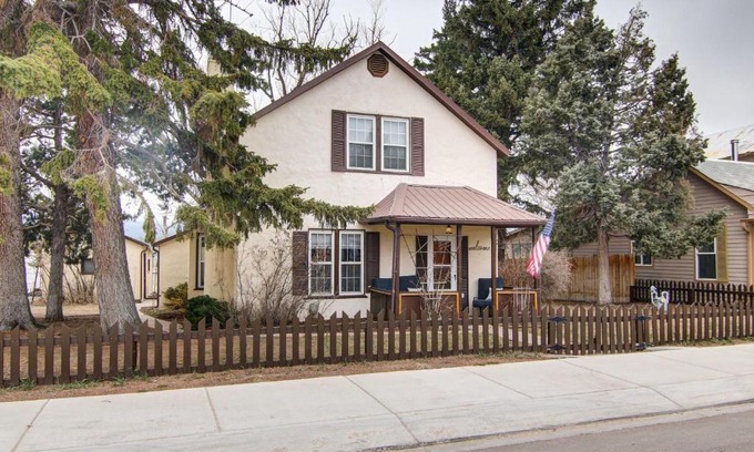 Monument House | Monument Retreat - Walk to Local Dining and Shopping