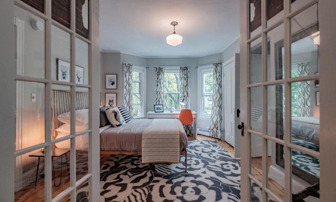 East End Apartment | Monument SWEET!