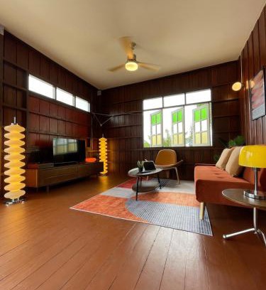 Mae Lao House | Moo Haus