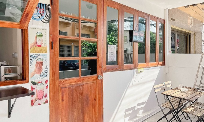 Rama 9 Bed & Breakfast | Moochi Relax Lassommoir