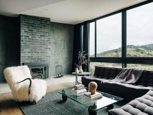 Richmond House | Moody Luxury Home in the Wine Region