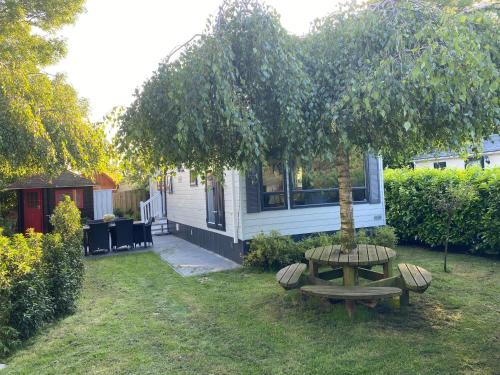 Goedereede Resort | Mooi chalet in havenplaatsje op fietsafstand van het strand bij Ouddorp