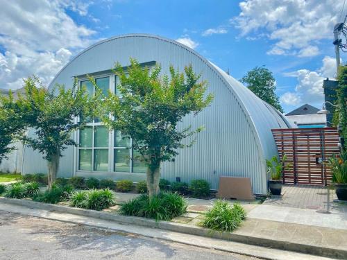Bywater Apartment | Moon 101 - Full Moon Suite - 2BR 2 5 Bath + Living