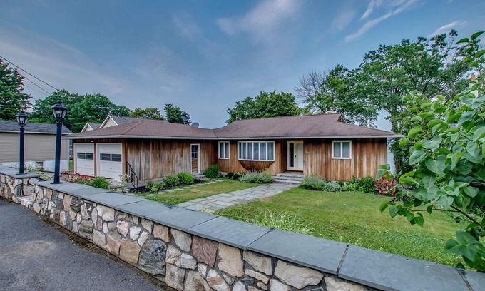 Dresden House | Moon Dance: lake home on Seneca Lake with private beachfront