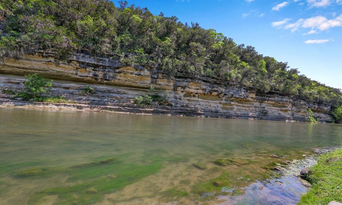 New Braunfels Condo | Moon River I New Braunfels, Guadalupe River, Pool, Tubing