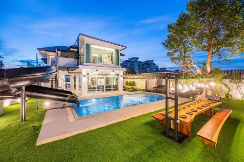 Bang Lamung Villa | Moon Shade Pool Villa Pattaya