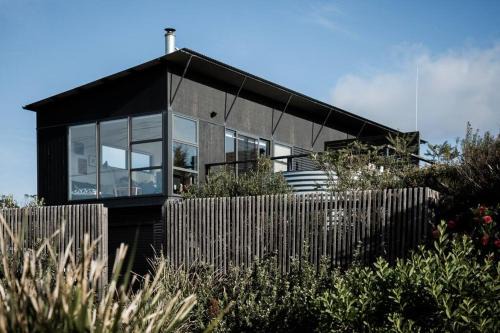 Beaumaris House | Moonbird Beach Shack ~ Ocean Escape